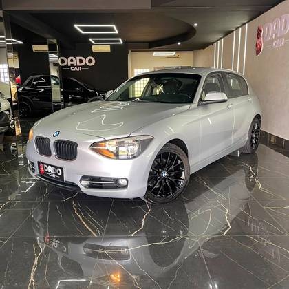 BMW 118i 1.6 URBAN LINE 16V TURBO GASOLINA 4P AUTOMÁTICO BMW 118i 1.6 URBAN LINE 16V TURBO GASOLINA 4P AUTOMÁTICO